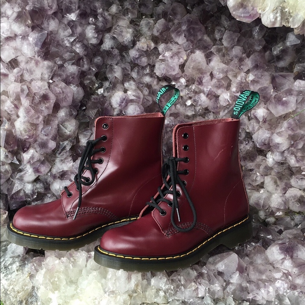 Solovair Dr Martens Burgundy Leather Boots sz 8